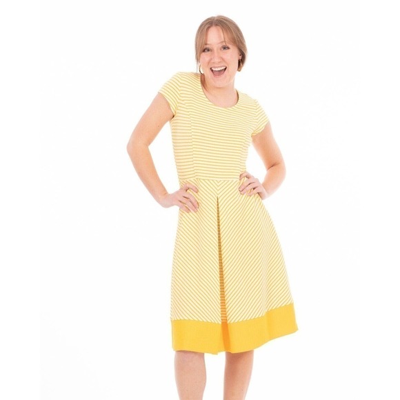 New DownEast "Determined Spirit" Dress Small Yellow or Navy Striped